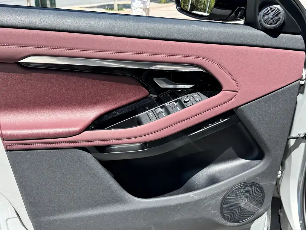 Land Rover Range Rover Evoque 2023 — фото 6