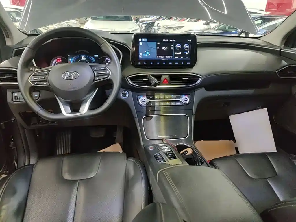 Hyundai Santa Fe 2020 — фото 10
