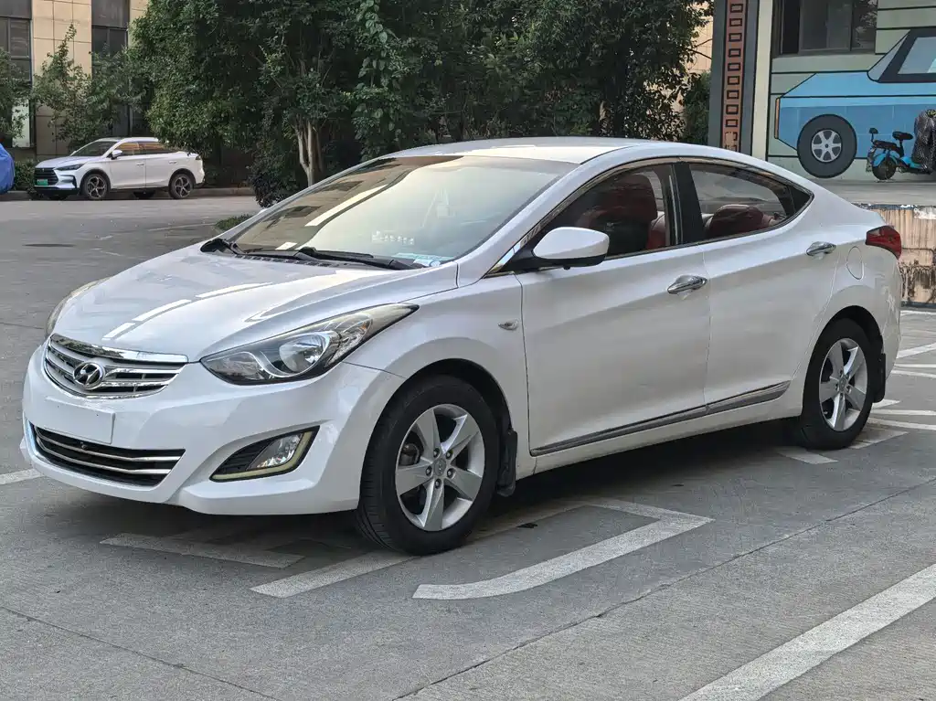 Hyundai Elantra Langdong 2013
