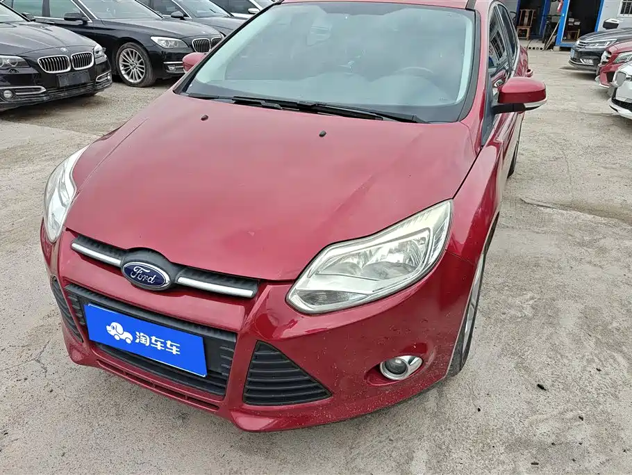 Ford Focus 2014 — фото 1