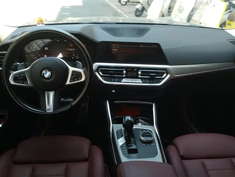 BMW 3 Series 2021 — фото 11