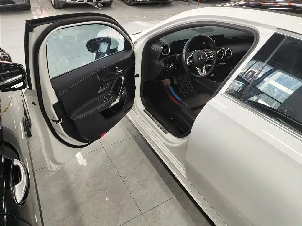 Mercedes-Benz A-Class 2021 — фото 16