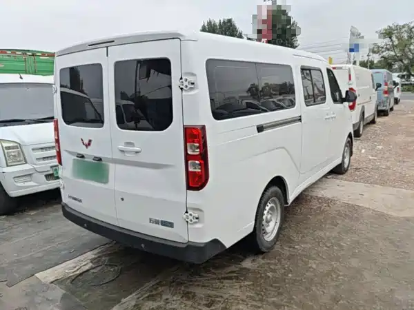 Wuling Yangguang 2025