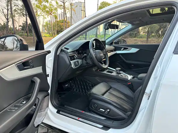 Audi A4L 2023