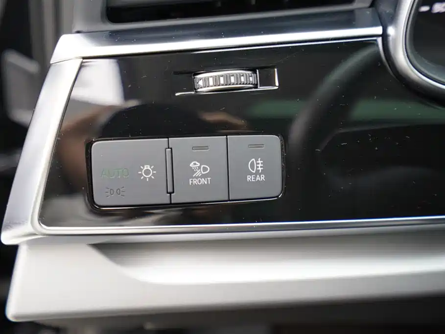 Audi Q7 2023 — фото 6