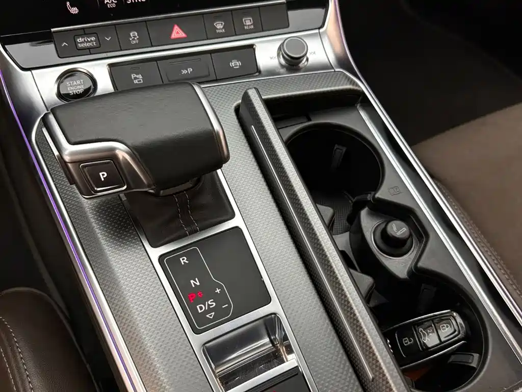 Audi A7L 2023 — фото 17