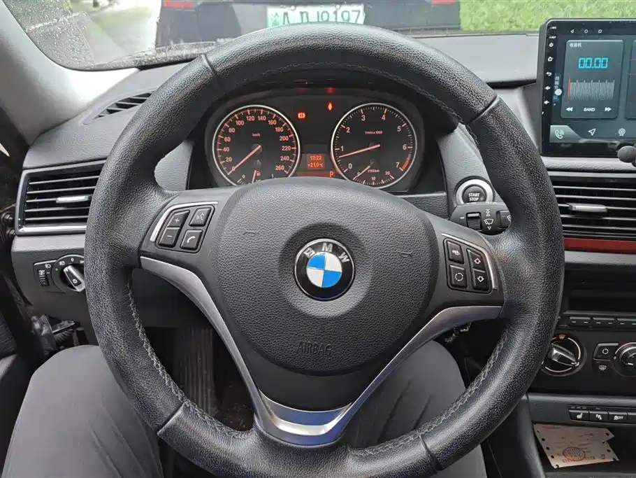 BMW X1 2016 — фото 15