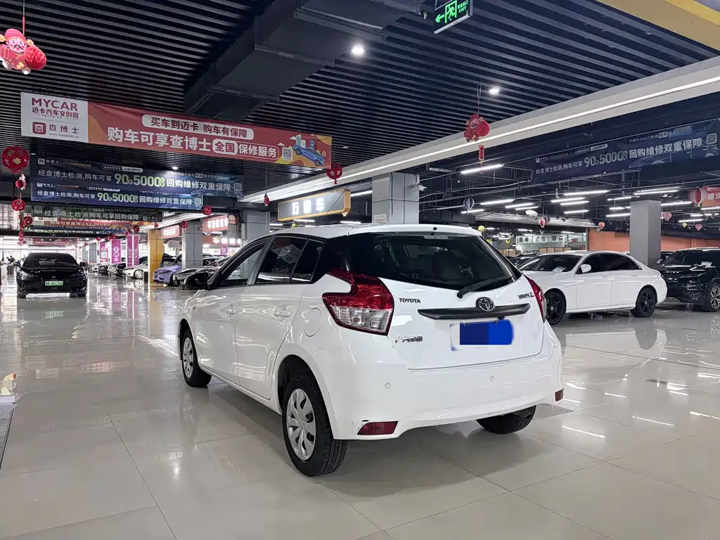 Toyota Yaris L 2015 — фото 8