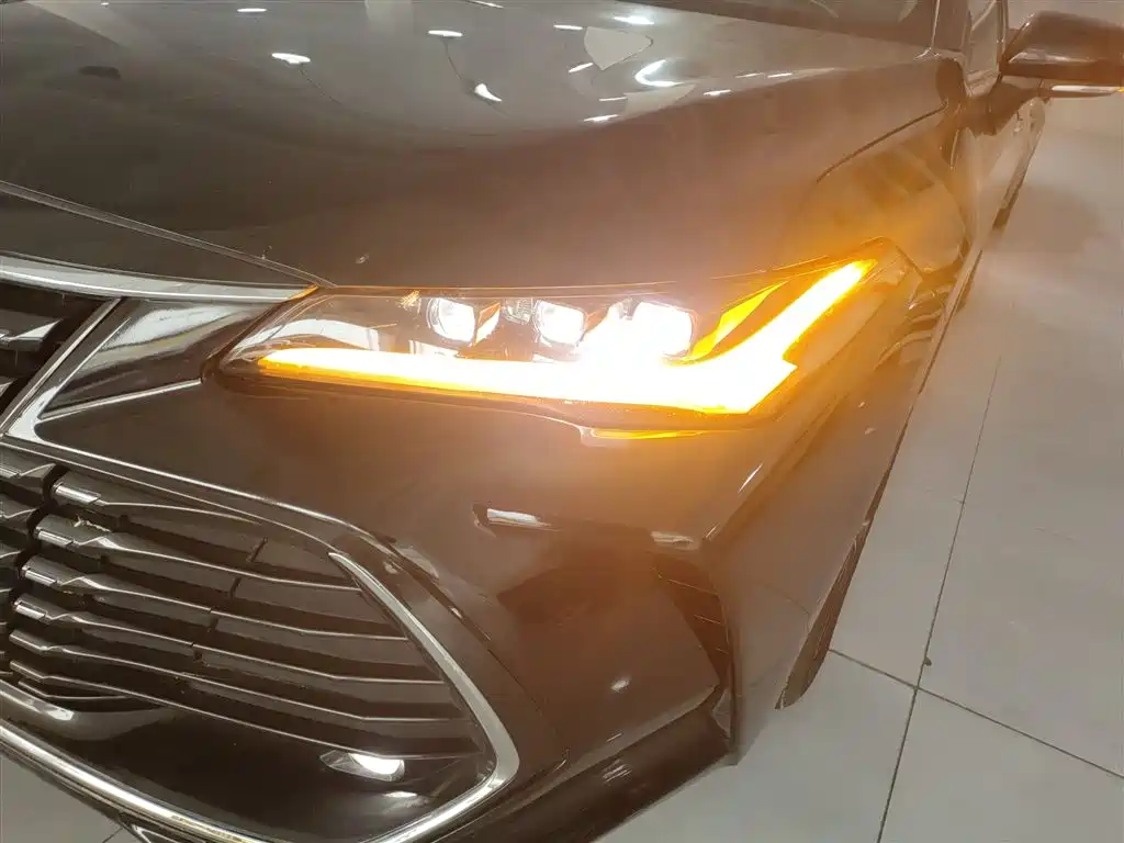 Toyota Avalon 2023 — фото 17