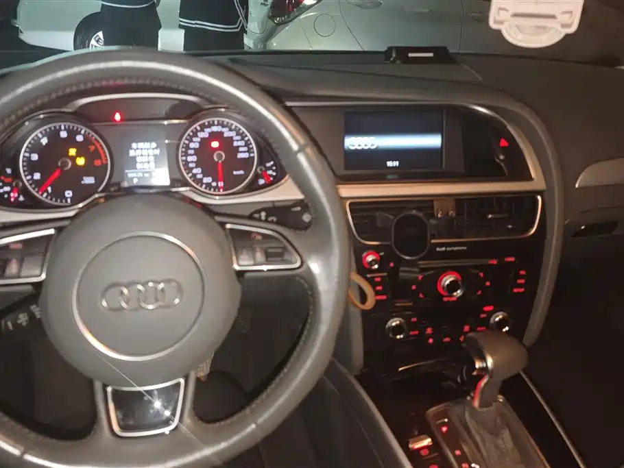 Audi A4L 2015 — фото 12
