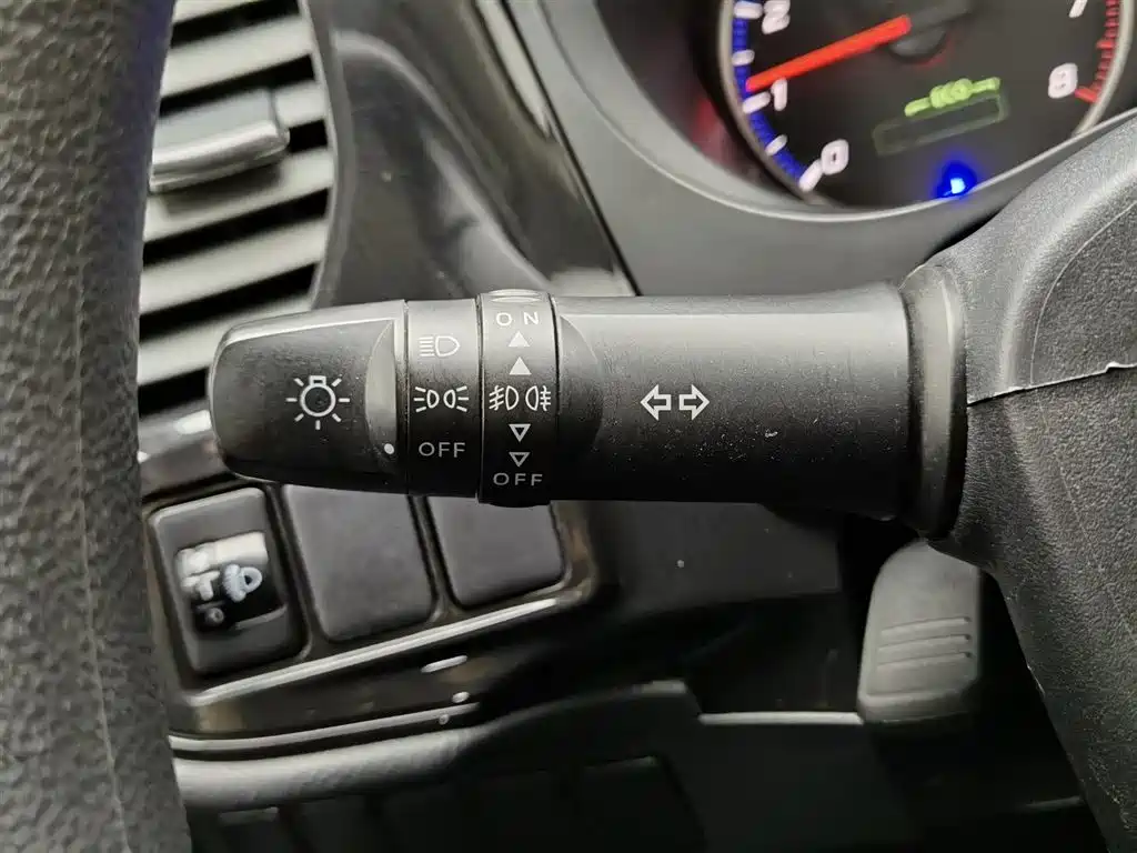 Mitsubishi Outlander 2021 — фото 21
