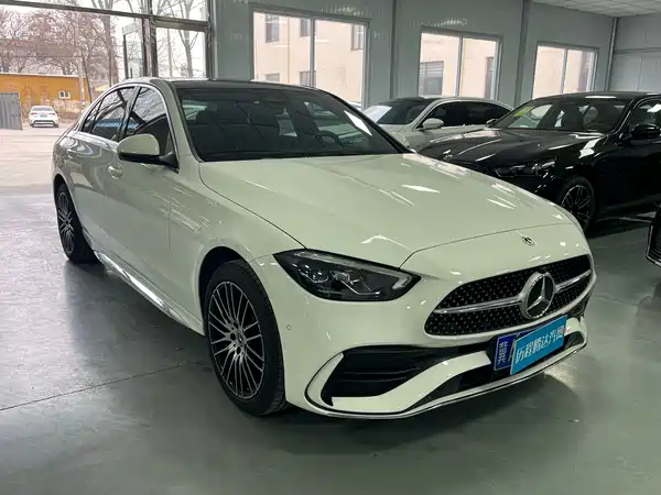 Mercedes-Benz C-Class 2024