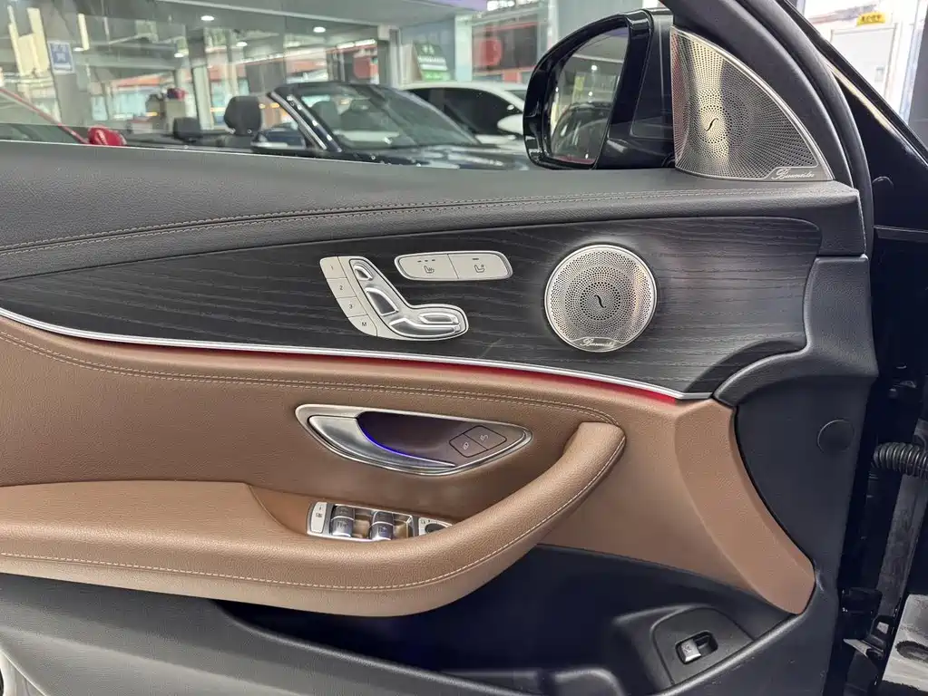 Mercedes-Benz E-Class 2021 — фото 14