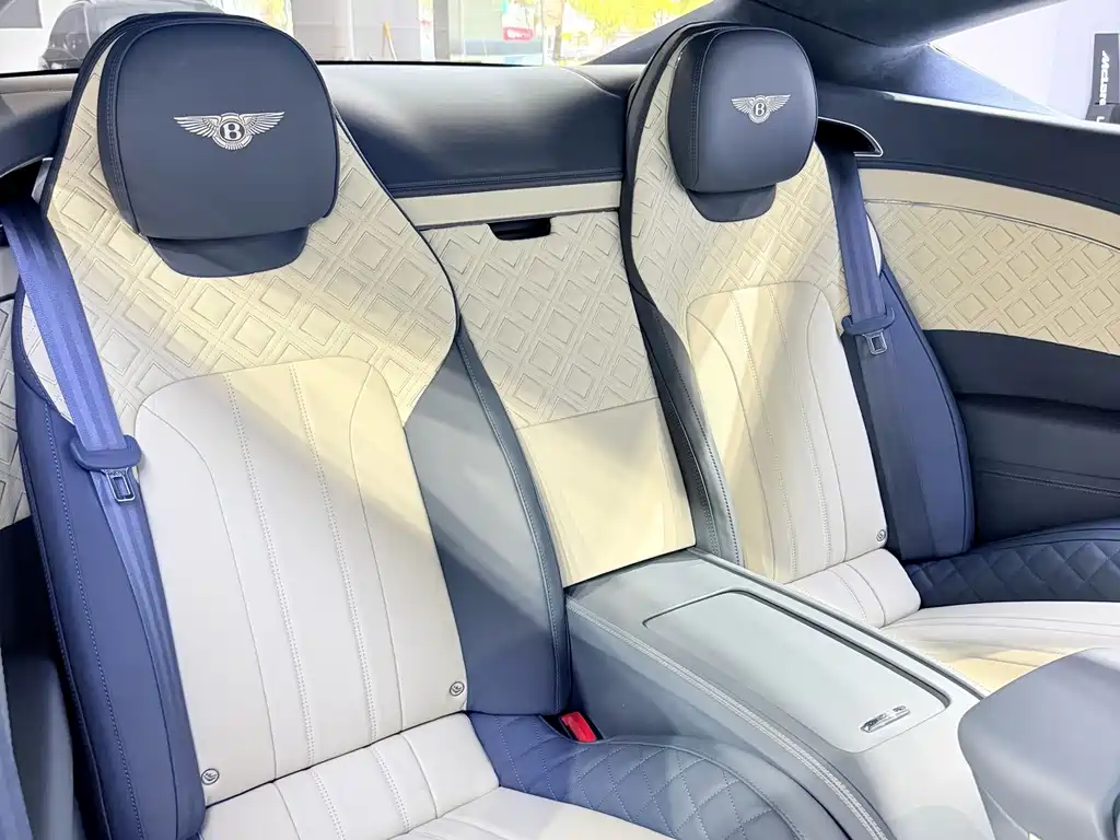 Bentley Continental 2020 — фото 13