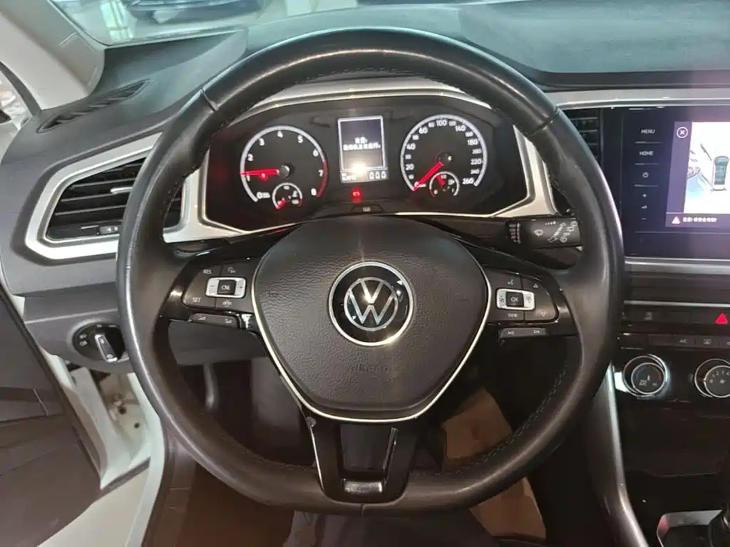 Volkswagen T-Roc 2021 — фото 11