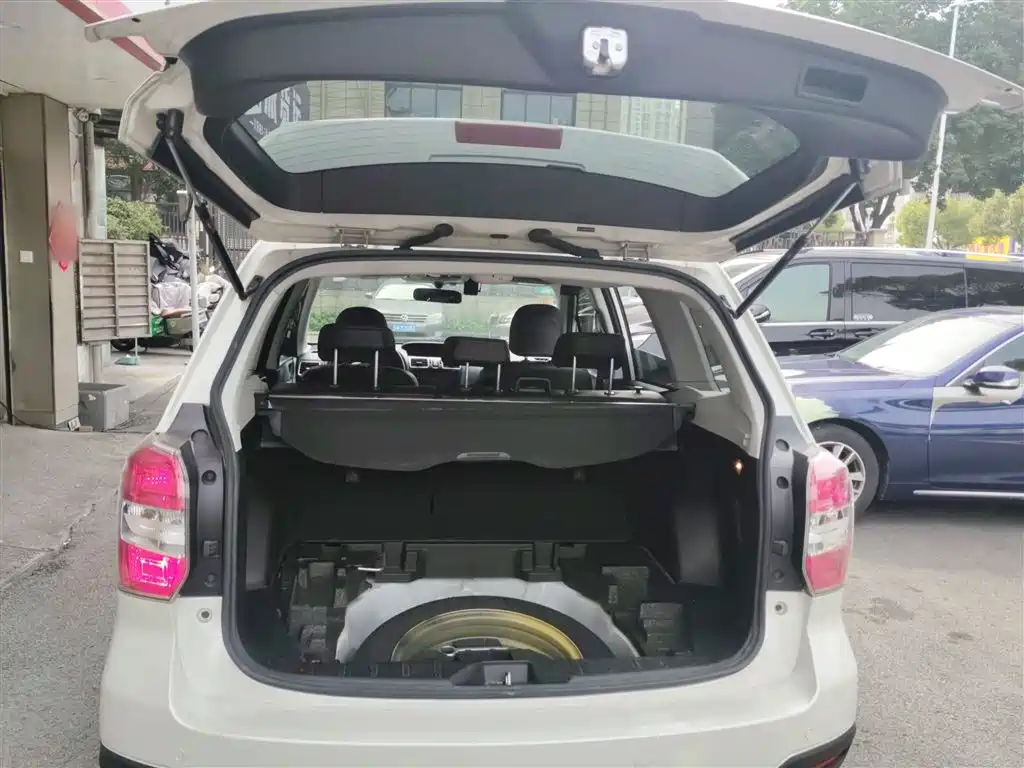 Subaru Forester 2015 — фото 15