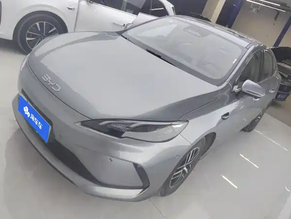 BYD Seal 05 DM-i 2025