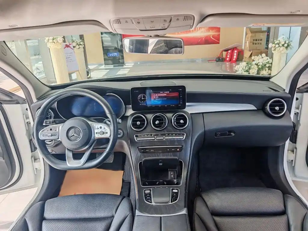 Mercedes-Benz C-Class 2020 — фото 10