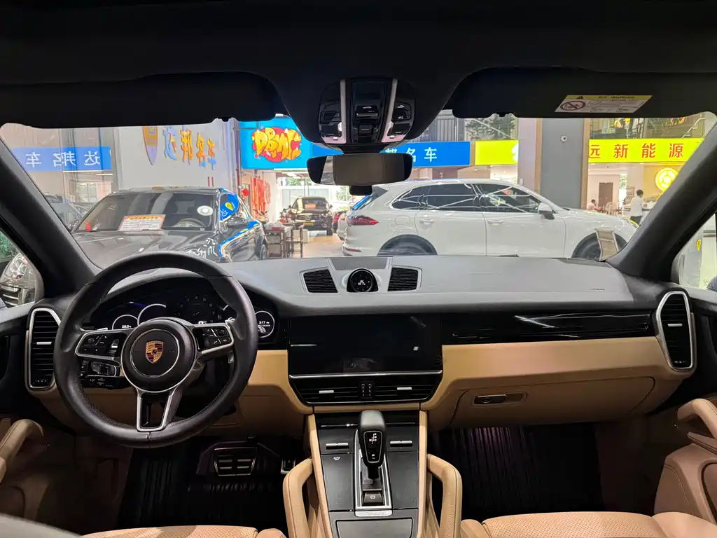 Porsche Cayenne 2019 — фото 12