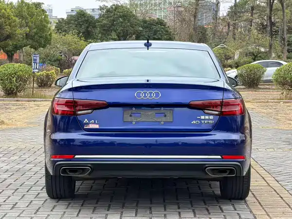 Audi A4L 2019