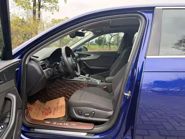 Audi A4L 2019