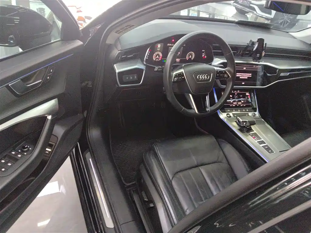 Audi A6L 2022 — фото 12
