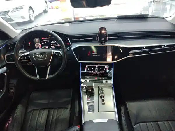 Audi A6L 2022