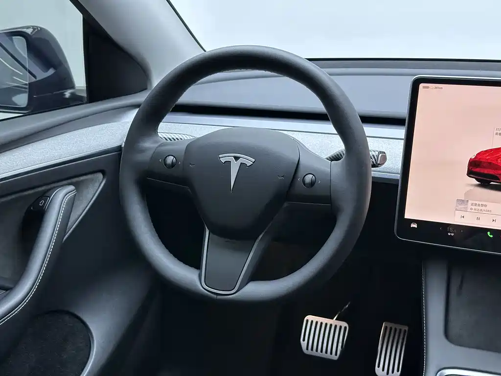 Tesla Model Y 2024 — фото 17