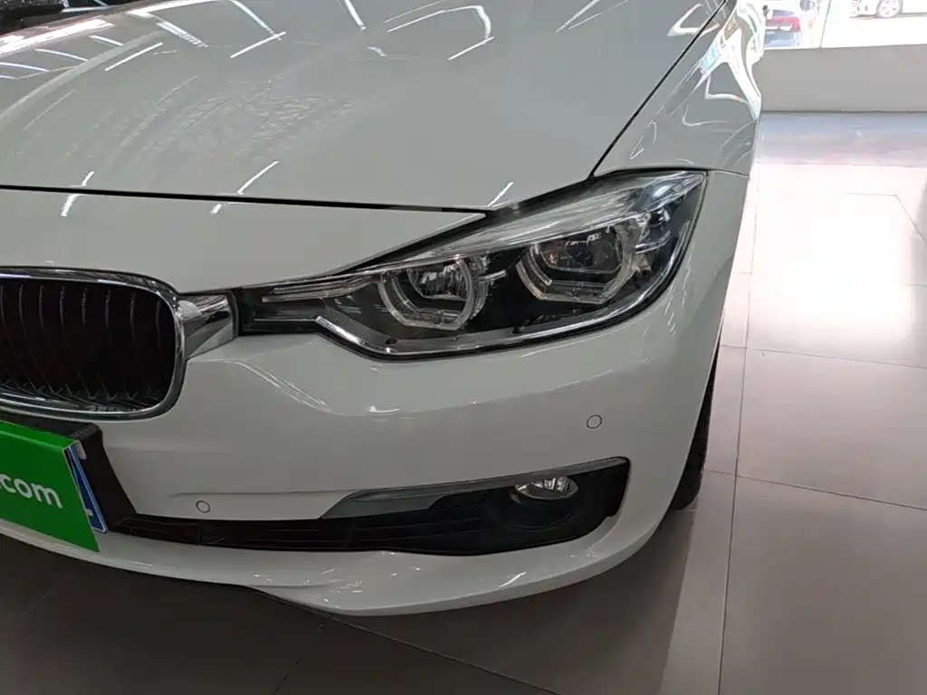 BMW 3 Series 2016 — фото 24