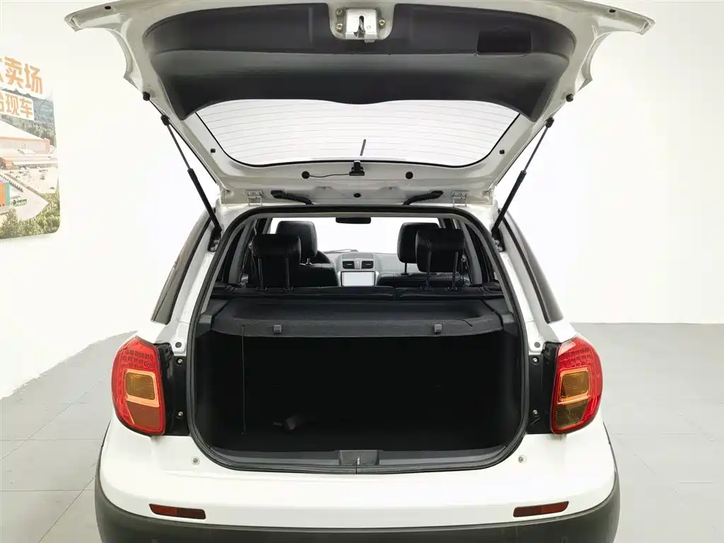 Suzuki SX4 2014 — фото 16