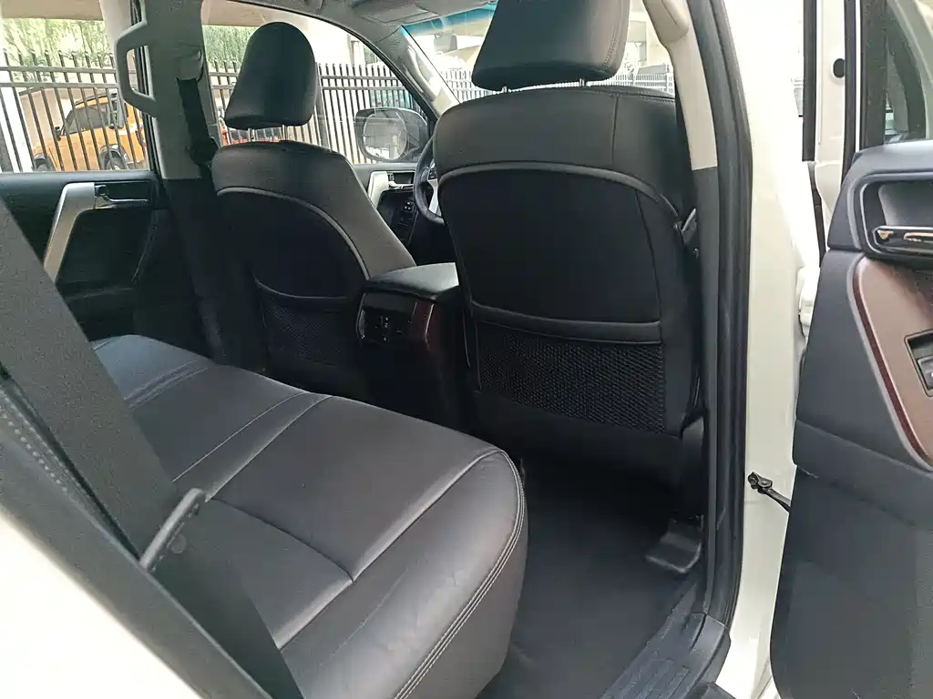 Toyota Prado 2017 — фото 10
