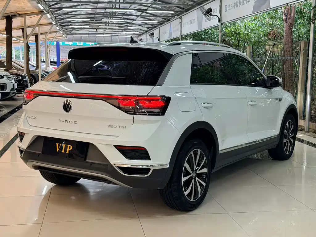 Volkswagen T-Roc 2023 — фото 13