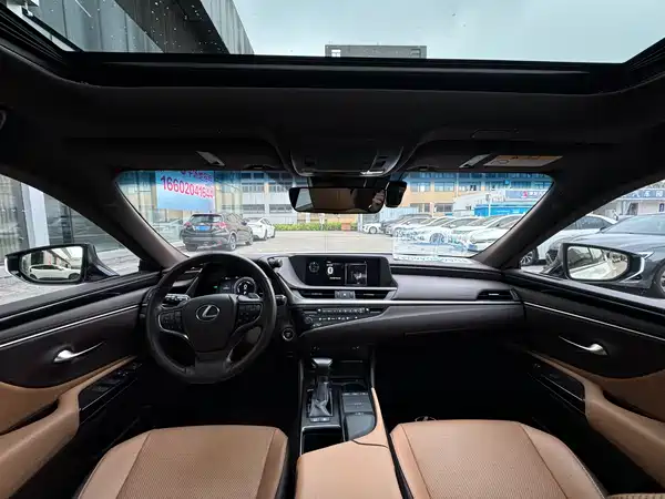Lexus ES 2018