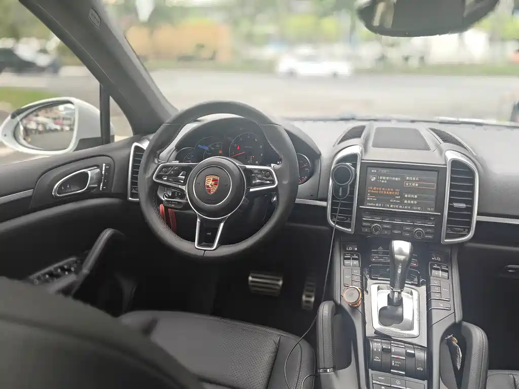 Porsche Cayenne 2015 — фото 4