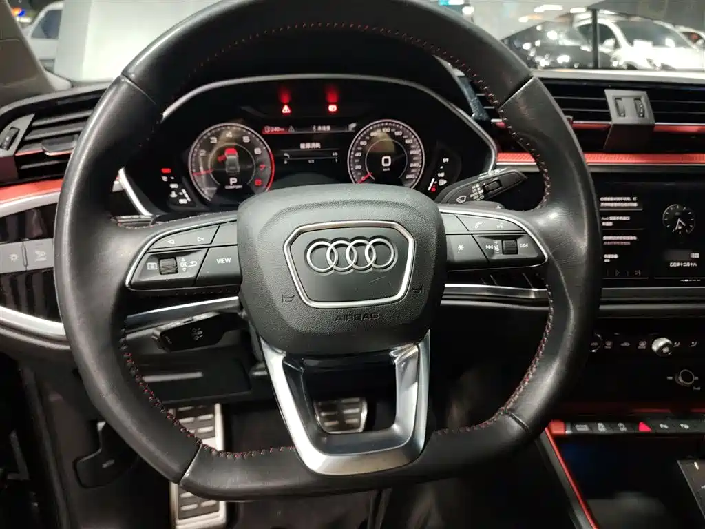 Audi Q3 2022 — фото 11
