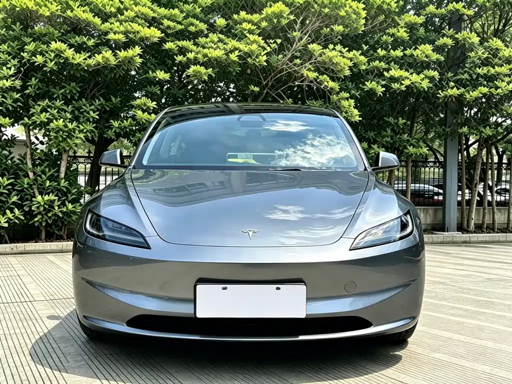 Tesla Model 3 2025 — фото 2