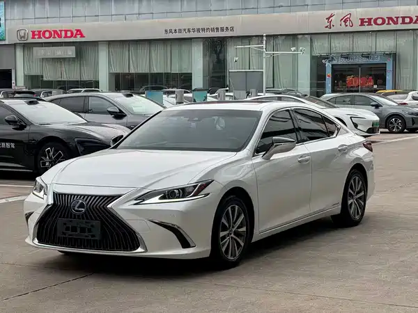 Lexus ES 2018