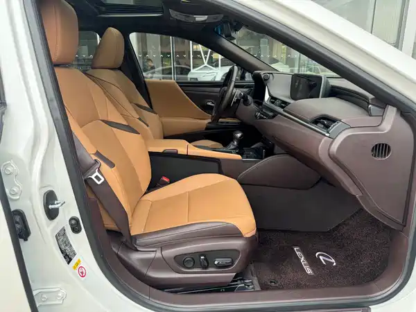 Lexus ES 2018