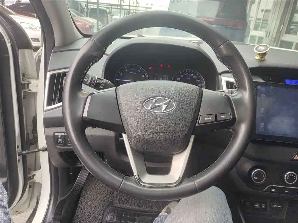 Hyundai ix25 2017 — фото 7