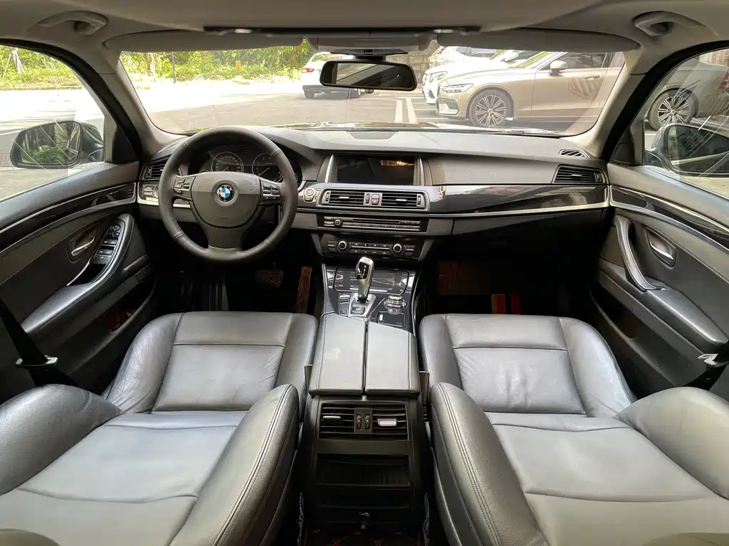 BMW 5 Series 2014 — фото 19