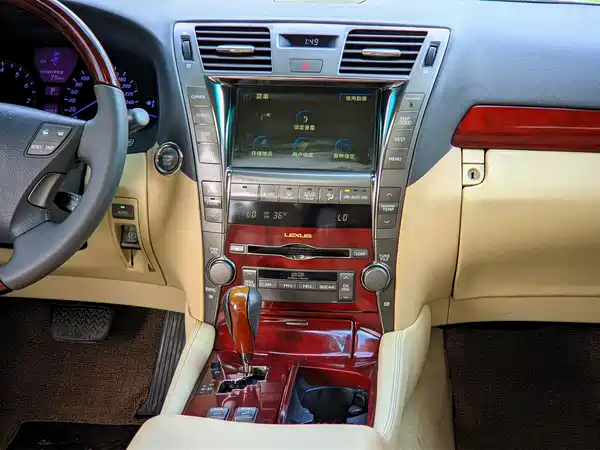 Lexus LS 2008