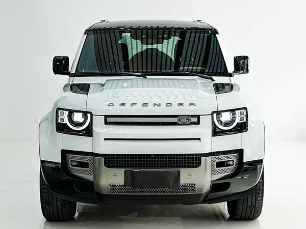 Land Rover Defender 2024