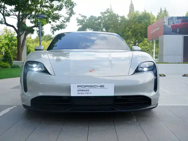 Porsche Taycan 2023