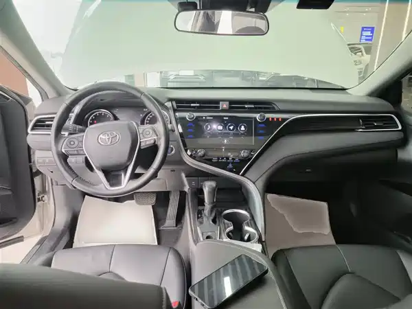 Toyota Camry 2019