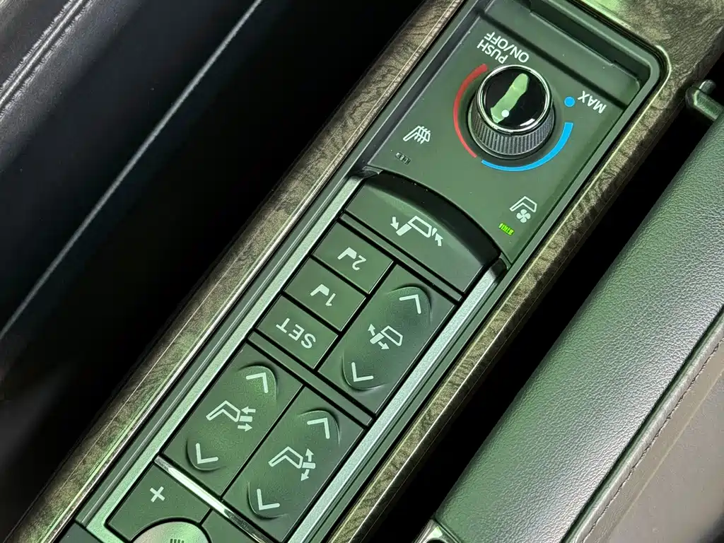 Toyota Alphard 2019 — фото 16