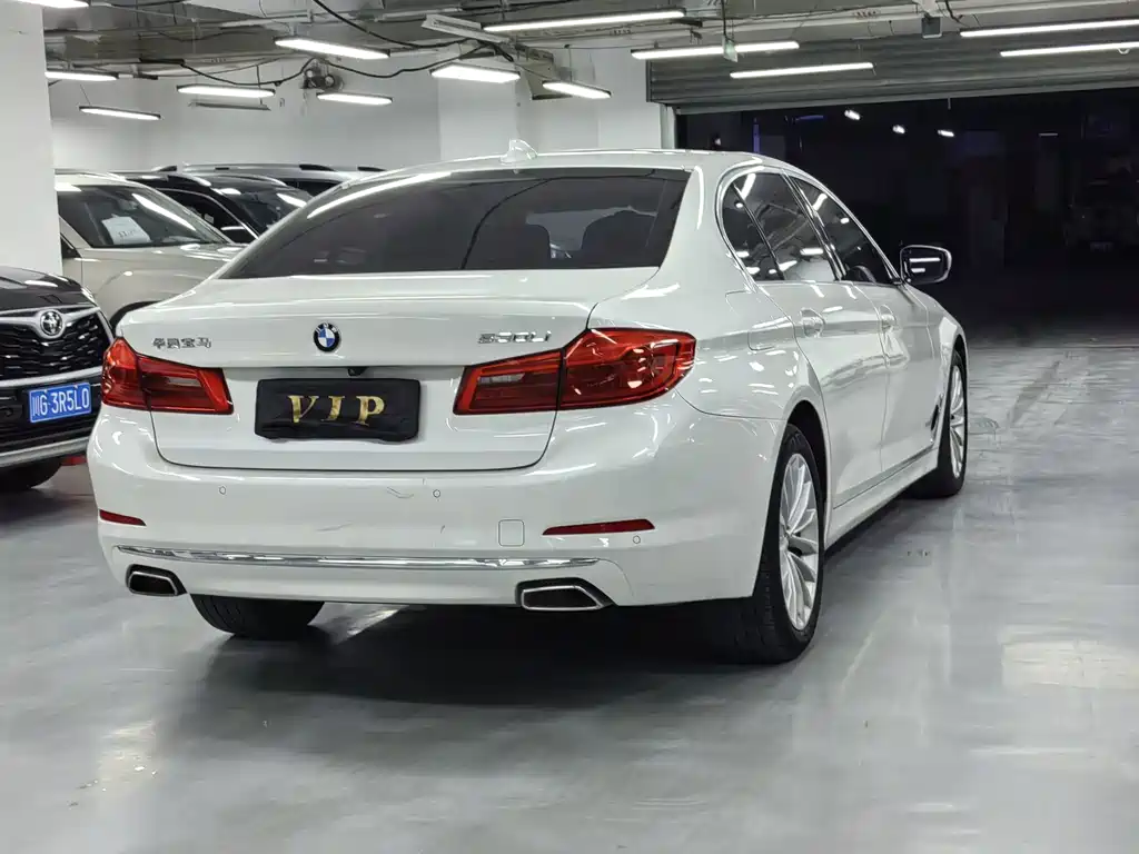 BMW 5 Series 2020 — фото 20