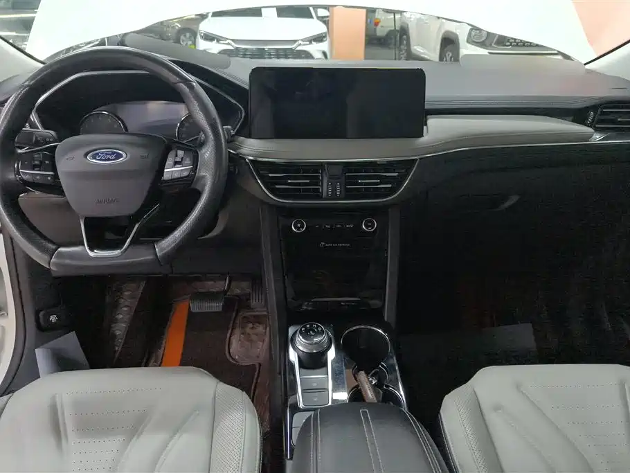 Ford Escape 2022 — фото 12