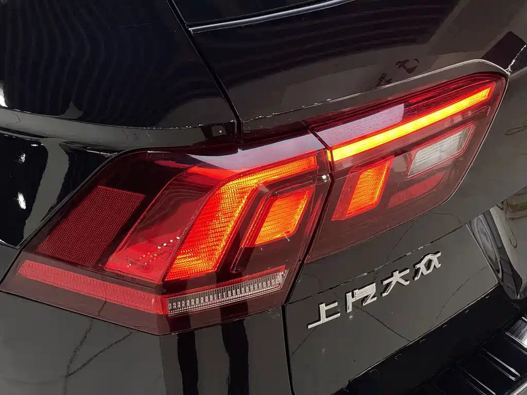 Volkswagen Tiguan L 2022 — фото 10