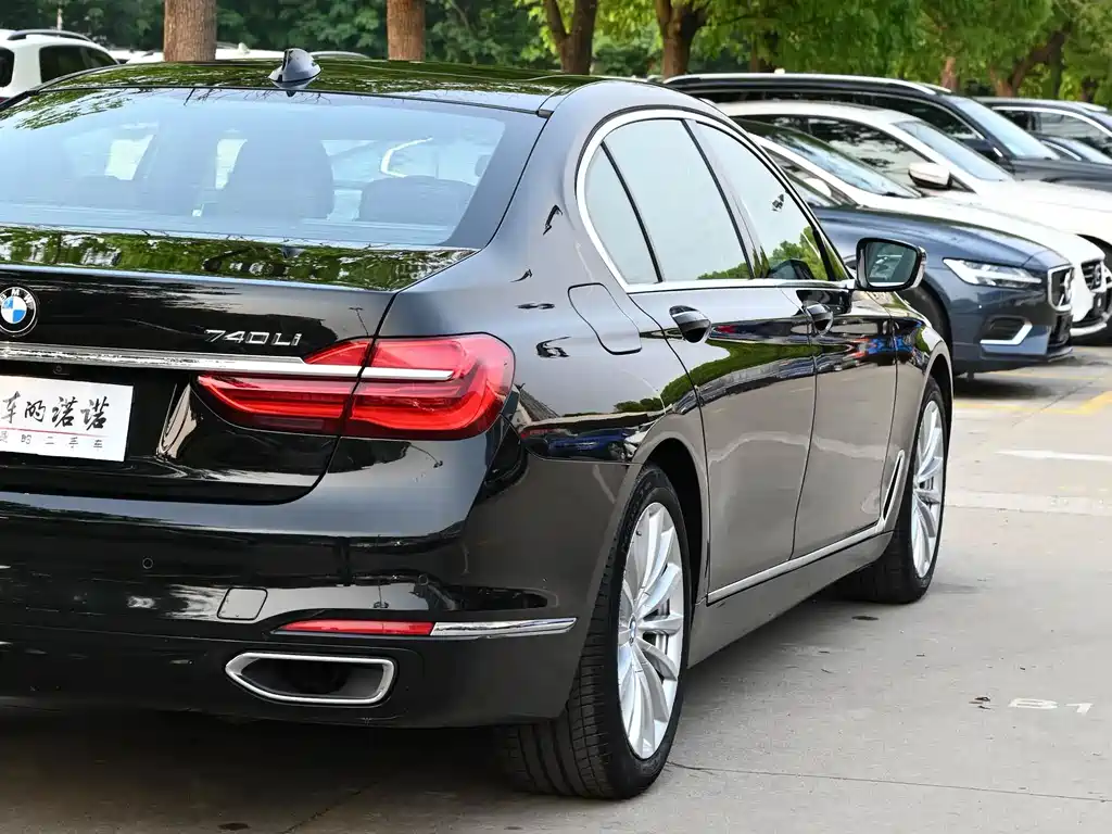 BMW 7 Series 2016 — фото 10