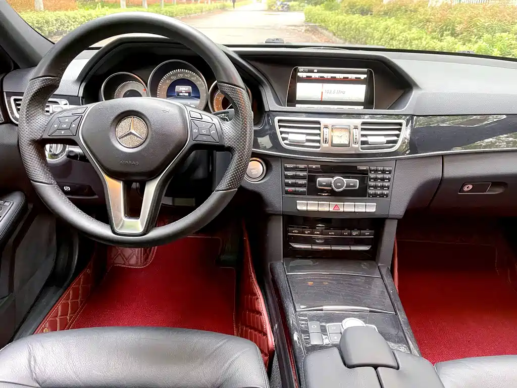 Mercedes-Benz E-Class 2015 — фото 9